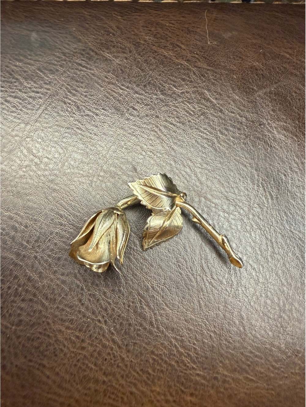 Vintage signed Giovanni Gold Tone Rose Flower Brooch Pin